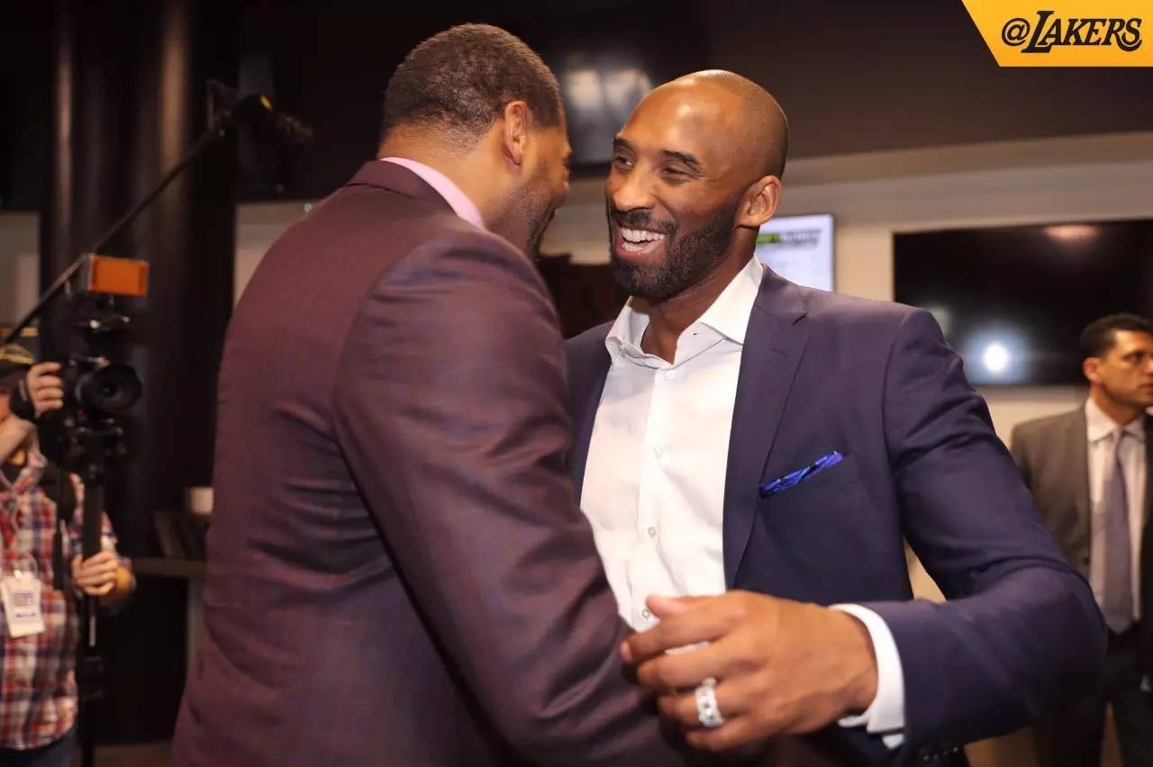 而是由赞助 而是由赞助